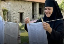 U manastiru peru veš samo na ovaj način: Miriše divno danima, a evo šta koriste umjesto omekšivača