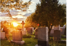 Šta znači kada sanjate pokojnika? Oni nikada ne dolaze u san bez razloga, a ovo je izuzetno loš znak