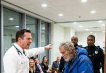 Doktor izbacio prosjaka iz klinike ne znajući da on nosi spas za njegovu ćerku