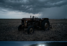 Stari seljak je pao u prašinu plačući nad uništenom njivom, a onda je na brdu ugledao stravičan prizor