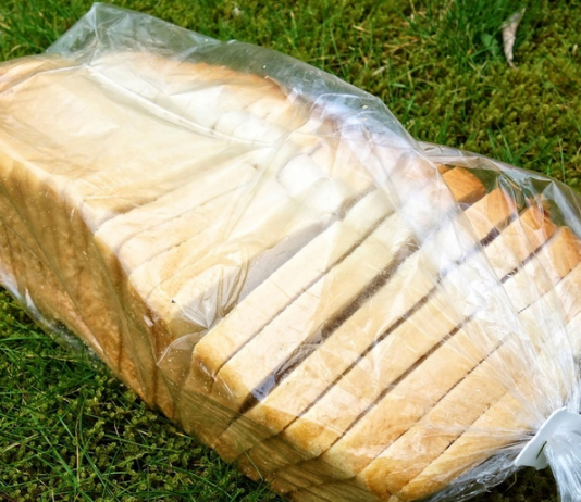 Nikako ne kupujte sečeni hleb u kesi: Evo na šta treba da obratite pažnju