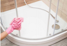 0LJUŠTIĆE KAMENAC kao da je kora banane: Zbog 0ve sitnice će vaša tuš-kabina izgledati kao da ste je tek kupili