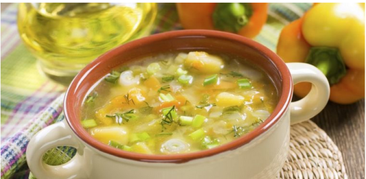 Pileća supa postala hit u svijetu u borbi sa prehladom: Naše bake su oduvijek znale, samo jedan sastojak je ključan u ovom jelu