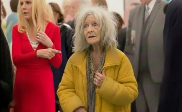 Mislili su da je beskućnica – a onda je pokazala detalj koji je sve promijenio