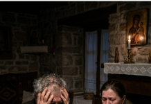 Sin javio iz Nemačke da ne može da dođe za Božić, a onda je majka čula zvuk dvorištu…