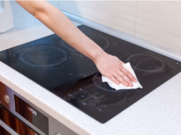 ŽENA PODIJELILA TRIK I ODUŠEVILA SVE: Evo kako se čisti keramička ploča, zaboravite na kupovna sredstva – OVAKO ĆE BITI BLISTAVA I BEZ MRLJE (RECEPT)