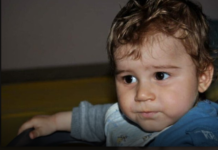 AUTIZAM SE NE POJAVLJUJE PREKO NOĆI: Ovi sitni signali u ponašanju djeteta prvi su alarm